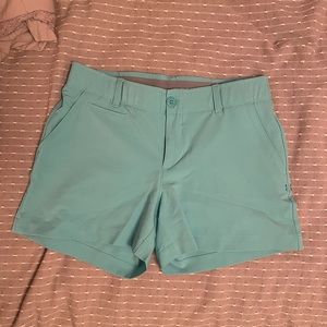 Under Armour golf short